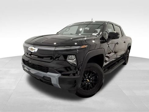 Used 2025 Chevrolet Silverado EV LT image 1