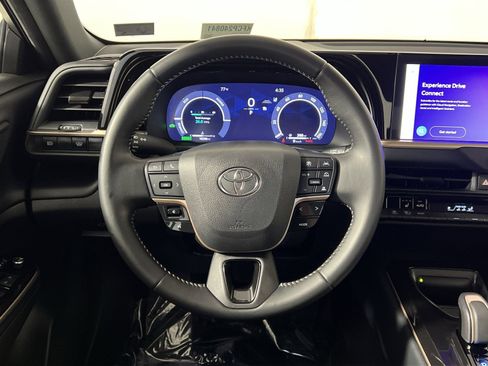 Used 2024 Toyota Crown XLE AWD/4WD image 16