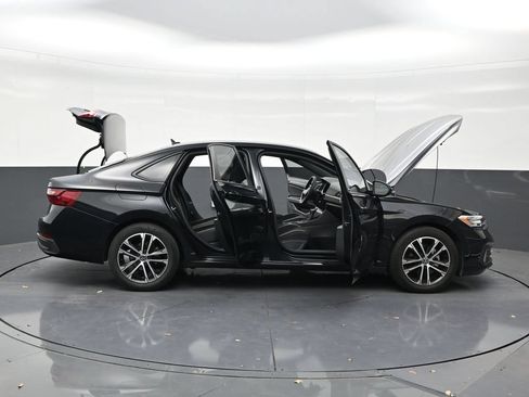 Used 2024 Volkswagen Jetta Sport FWD image 29