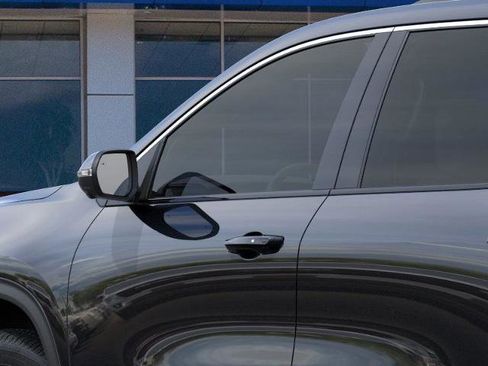 Used 2026 GMC Acadia Elevation w/ Elevation Premium Package FWD image 12
