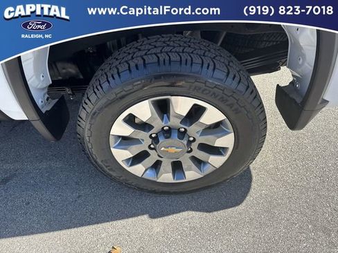 Used 2024 Chevrolet Silverado 2500 Custom w/ Custom Value Package image 13