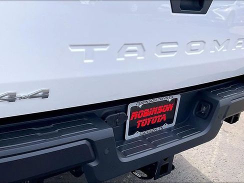 Used 2024 Toyota Tacoma SR image 8
