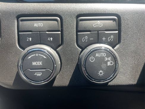 Used 2024 Chevrolet Silverado 1500 LT AWD/4WD image 15