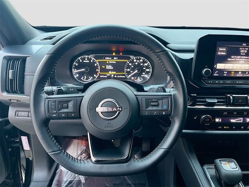 Used 2024 Nissan Pathfinder Rock Creek image 11