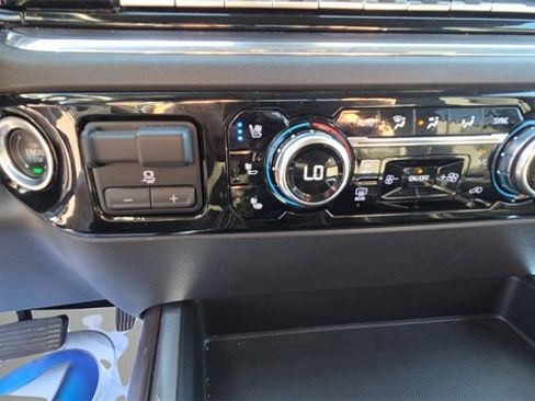 Used 2024 GMC Sierra 1500 SLT w/ SLT Premium Plus Package image 30