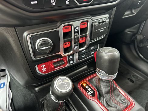 Used 2022 Jeep Wrangler Unlimited Rubicon w/ LED Lighting Group AWD/4WD image 21