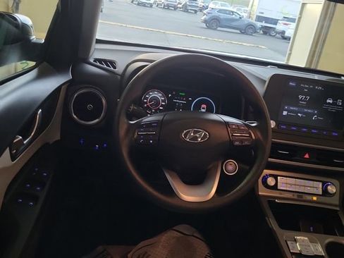Used 2023 Hyundai Kona SE w/ Cargo Package image 8