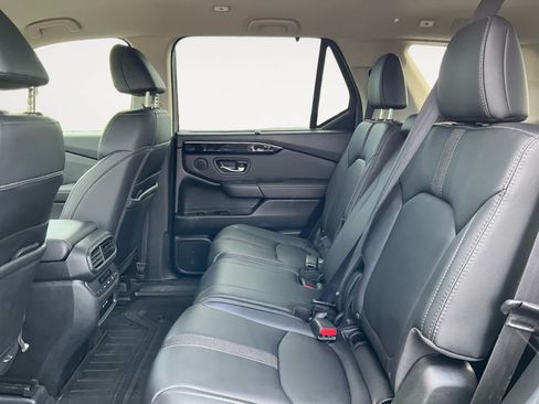 Used 2025 Honda Pilot EX-L image 19