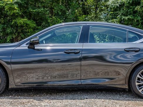 Used 2020 Lexus ES 350 w/ Premium Package FWD image 2