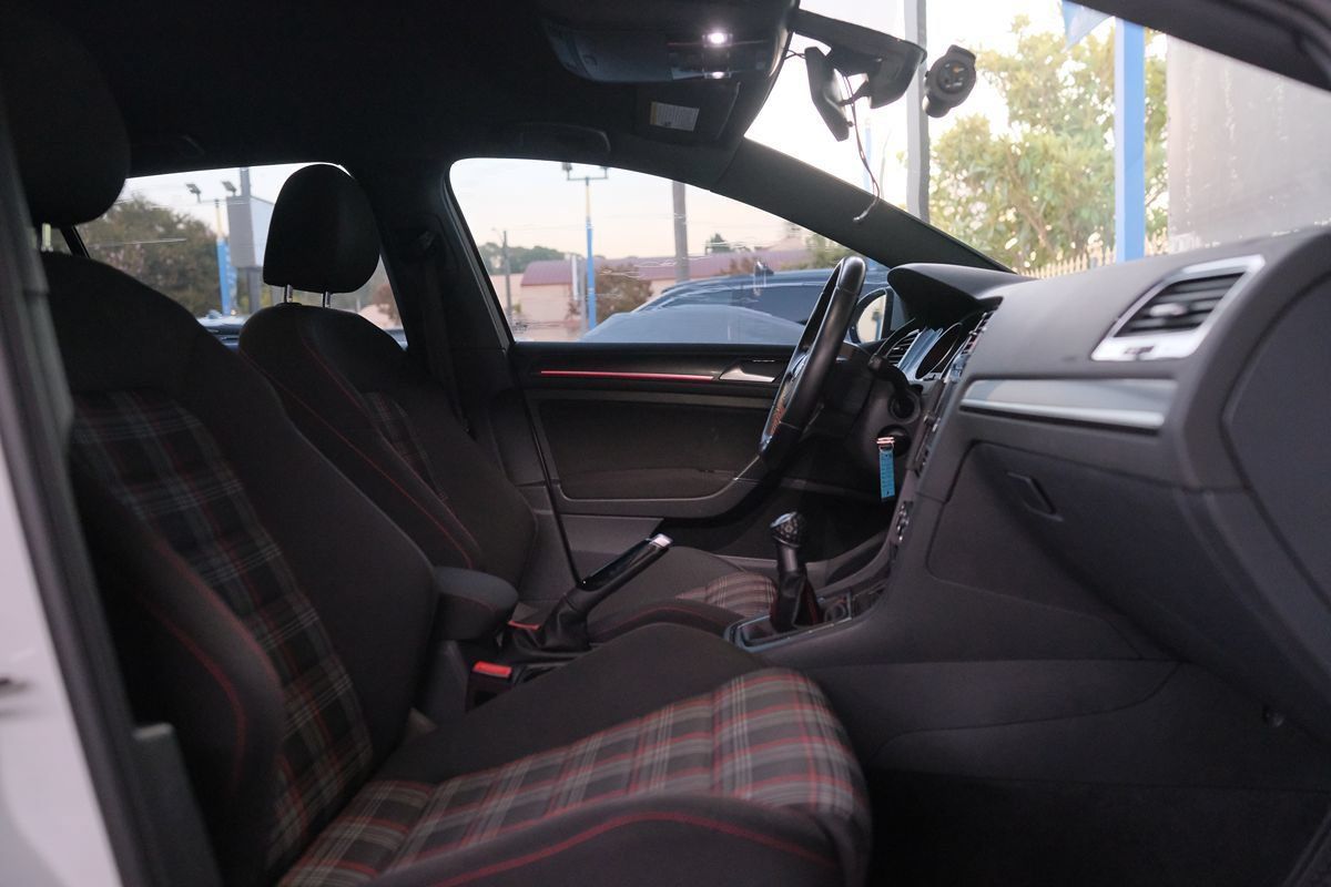 Used 2018 Volkswagen GTI S FWD image 27