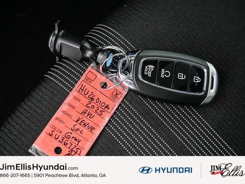 Certified 2025 Hyundai Venue SEL image 37