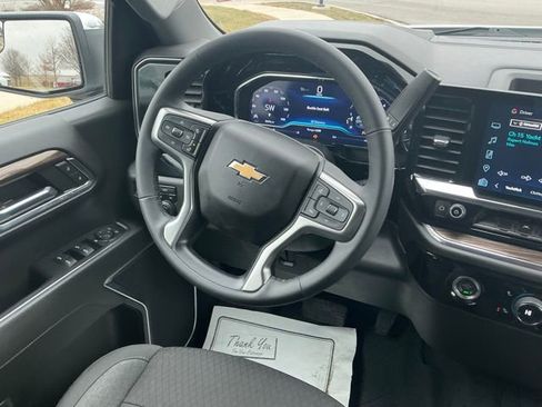 Used 2024 Chevrolet Silverado 1500 LT image 24