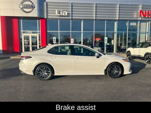 Used 2024 Toyota Camry XLE image 9