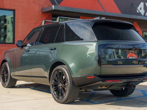 Used 2023 Land Rover Range Rover Long Wheelbase SE image 7