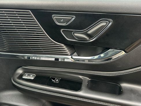 Used 2022 Lincoln Corsair Reserve w/ Equipment Group 201A image 19