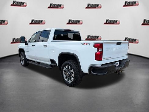 Used 2022 Chevrolet Silverado 2500 Custom w/ Custom Value Package AWD/4WD image 8