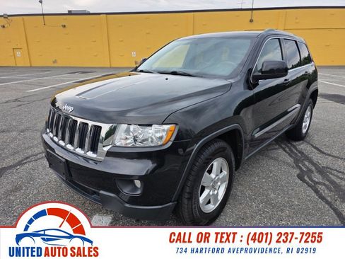 Used 2012 Jeep Grand Cherokee Laredo w/ Laredo E Group AWD/4WD image 1