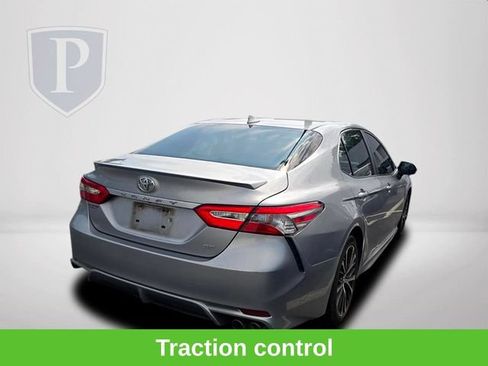 Used 2019 Toyota Camry SE FWD image 6