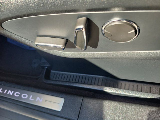 Certified 2020 Lincoln Nautilus Reserve FWD image 25