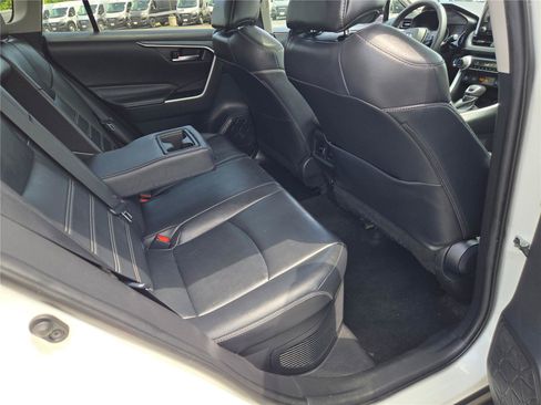 Used 2021 Toyota RAV4 XLE Premium AWD/4WD image 20