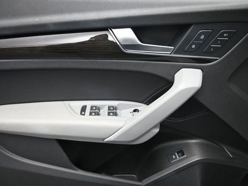 Used 2018 Audi Q5 2.0T Premium Plus w/ Premium Plus Package AWD/4WD image 16