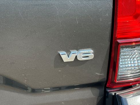 Used 2019 Toyota Tacoma TRD Sport AWD/4WD image 27