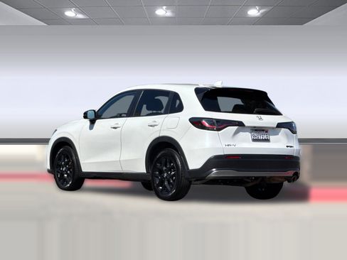 Used 2024 Honda HR-V Sport image 3