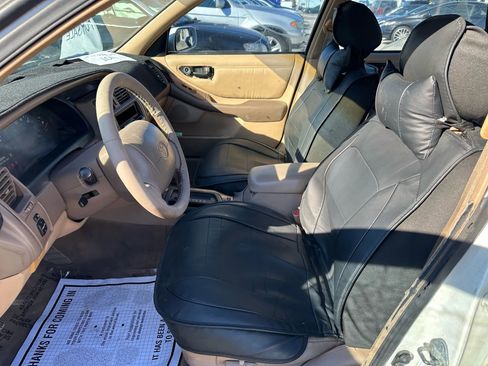 Used 1996 Toyota Avalon XL image 9