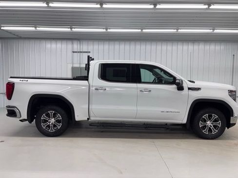 Used 2023 GMC Sierra 1500 SLT w/ SLT Convenience Package AWD/4WD image 6