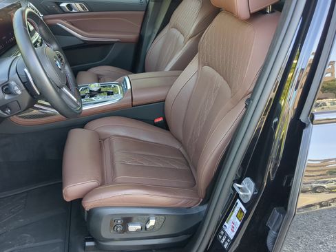 Used 2025 BMW X7 M60i AWD/4WD image 59