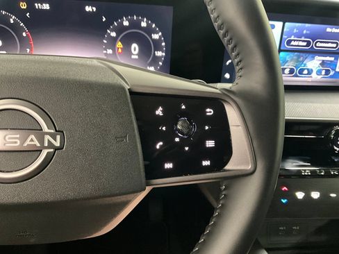 Used 2025 Nissan Murano SV AWD/4WD image 19