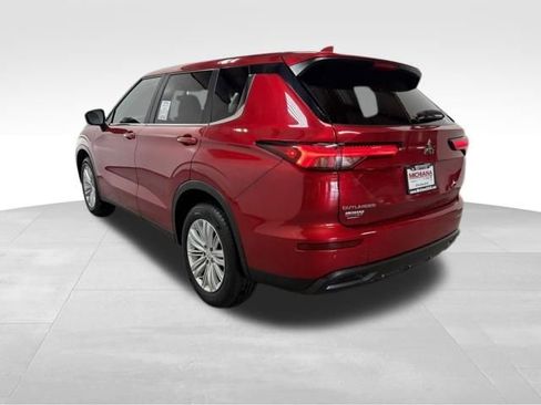 Used 2024 Mitsubishi Outlander ES FWD image 10