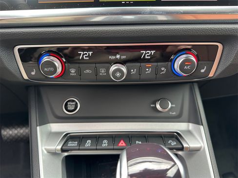 New 2025 Audi Q3 2.0T Premium image 22