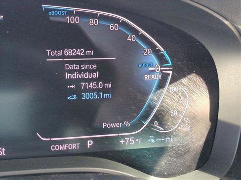 Used 2020 BMW 530e w/ Premium Package image 11