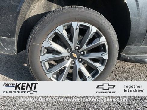 Used 2026 Chevrolet Suburban High Country w/ Sun And Tow Package image 11