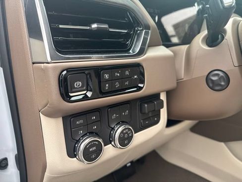 New 2026 GMC Yukon Denali w/ Sun & Power Step Package AWD/4WD image 13