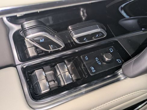 New 2026 Land Rover Range Rover SE AWD/4WD image 12
