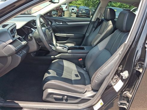 Used 2018 Honda Civic Touring image 14