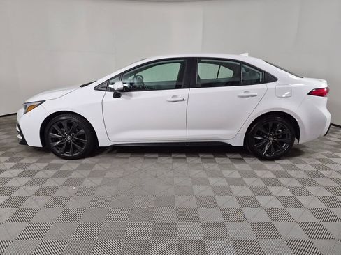 Used 2025 Toyota Corolla SE FWD image 6