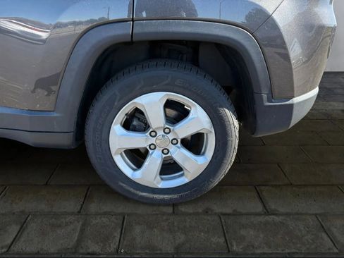 Used 2018 Jeep Compass Latitude image 17