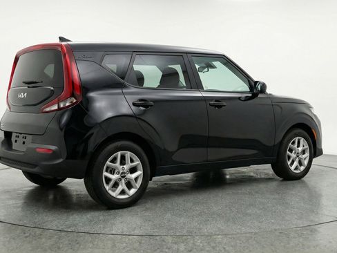 Used 2025 Kia Soul LX w/ LX Technology Package image 9