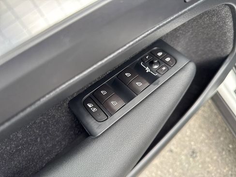 Used 2019 Volvo XC40 T5 Momentum image 29