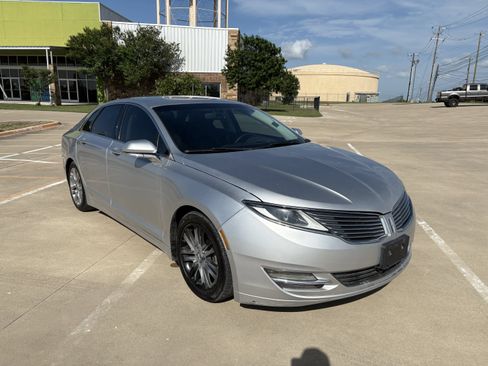 Used 2013 Lincoln MKZ FWD image 6