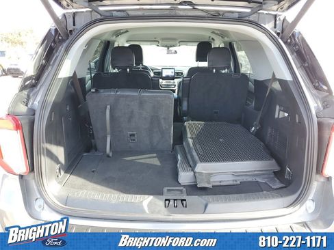 Used 2023 Ford Explorer XLT w/ Equipment Group 202A image 7