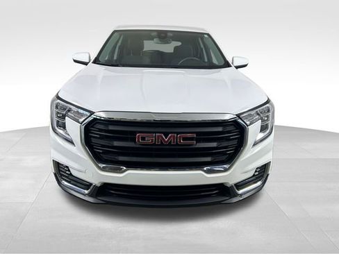 Used 2023 GMC Terrain SLE image 9