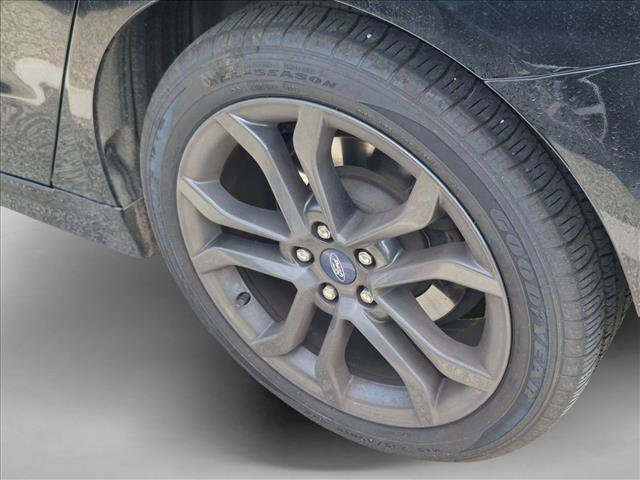 Used 2018 Ford Fusion SE w/ Equipment Group 201A FWD image 15