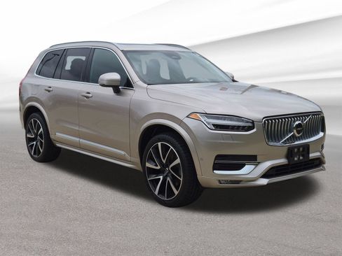 Used 2023 Volvo XC90 B6 Plus w/ Protection Package AWD/4WD image 3