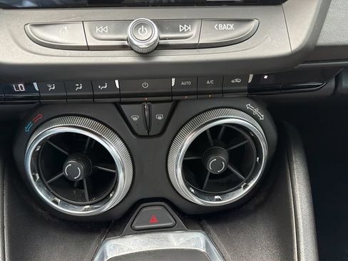 Used 2018 Chevrolet Camaro SS RWD image 21