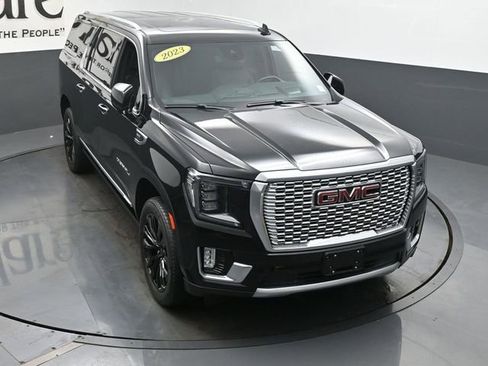 Used 2023 GMC Yukon XL Denali AWD/4WD image 46