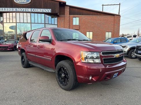 Used 2008 Chevrolet Suburban LT w/ LT Preferred Equipment Group image 1